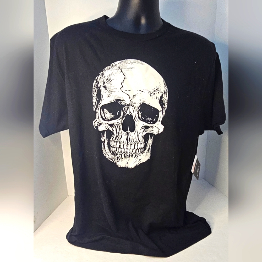 Mens Lg(42-44) Celebrate It Skull Graphic Tee